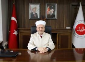 İL MÜFTÜSÜ DR. MUSTAFA YAVUZ GÖREVİNE CÜBBE VE SARIĞINI GİYEREK BAŞLADI