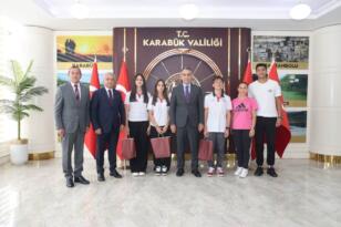 Vali Oktay Çağatay Başarılı Sporcuları Kabul Etti.