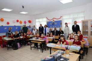 Polis Emeklileri Derneğinden Öğrencilere Okula Başlangıç Seti Desteği